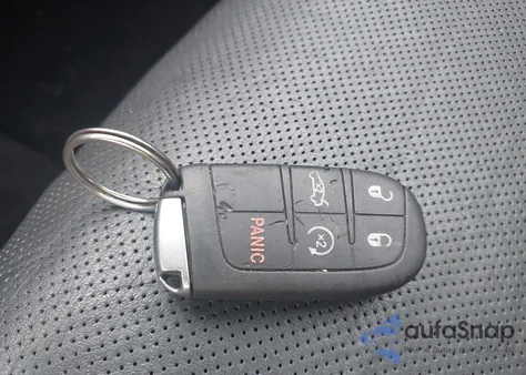 2014 Chrysler 300C John Varvatos Limited Edition Awd из США, поврежденный, VIN 2C3CCAJG4EH236969